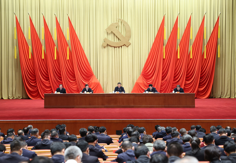 3月1日，2022年春季学期中央党校（国家行政学院）中青年干部培训班在中央党？。中共中央总书记、国家主席、中央军委主席习近平在开班式上揭晓主要讲话。 新华社记者 刘彬 摄